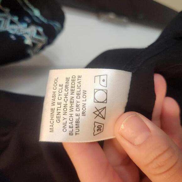 Cowgirl Hardware Women's Off-the-Shoulder Black Embroidered Blouse - Size Small - Picture 5 of 8